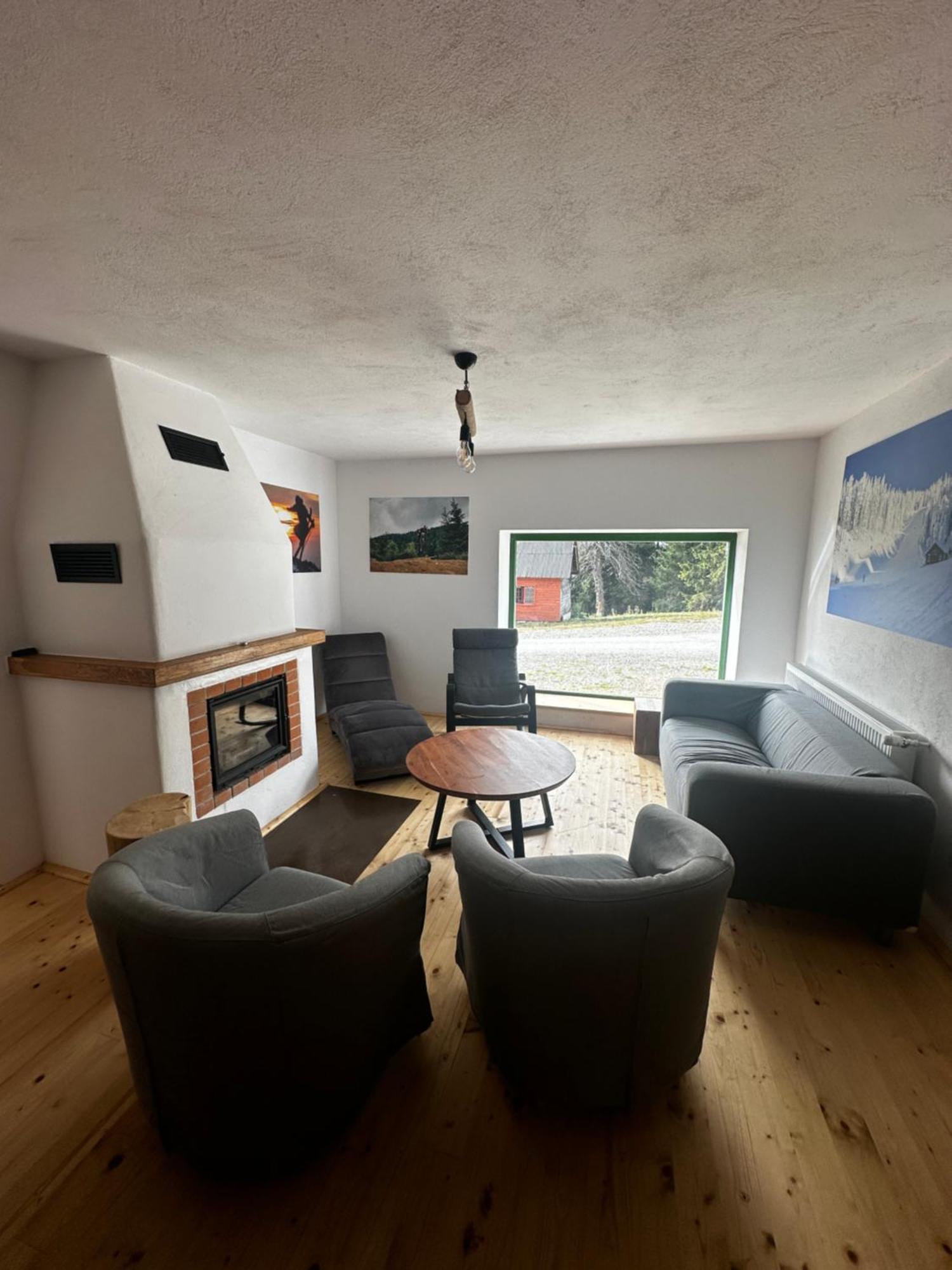 Hotel Madarasi Sportbazis Capilnita Esterno foto